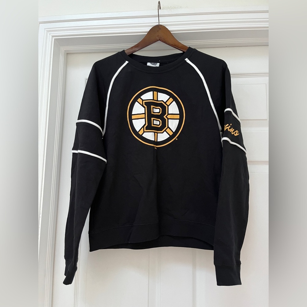 NWT Bruins Crewneck Sweatshirt ladies medium